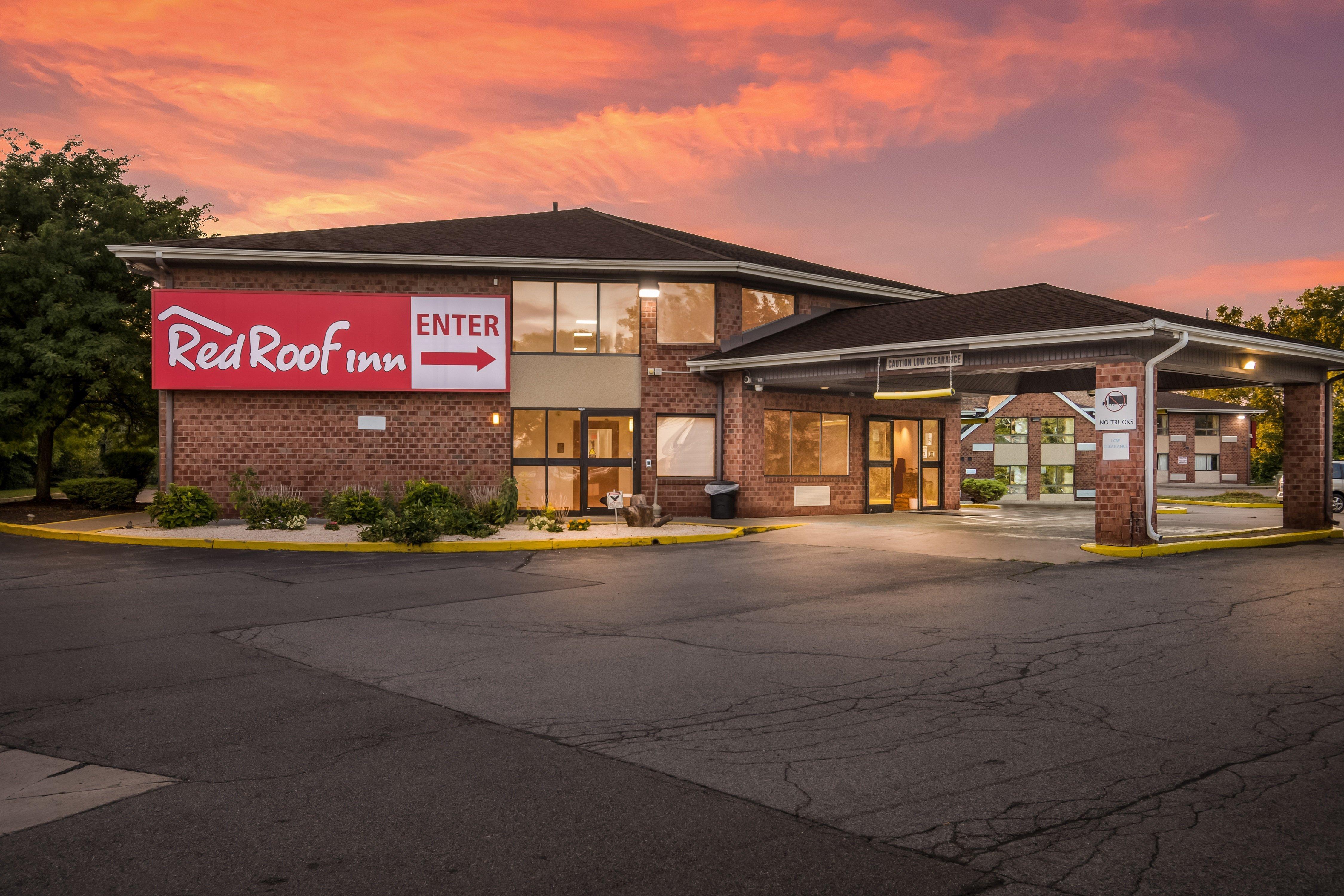 Red Roof Inn Rochester - Airport Exterior photo