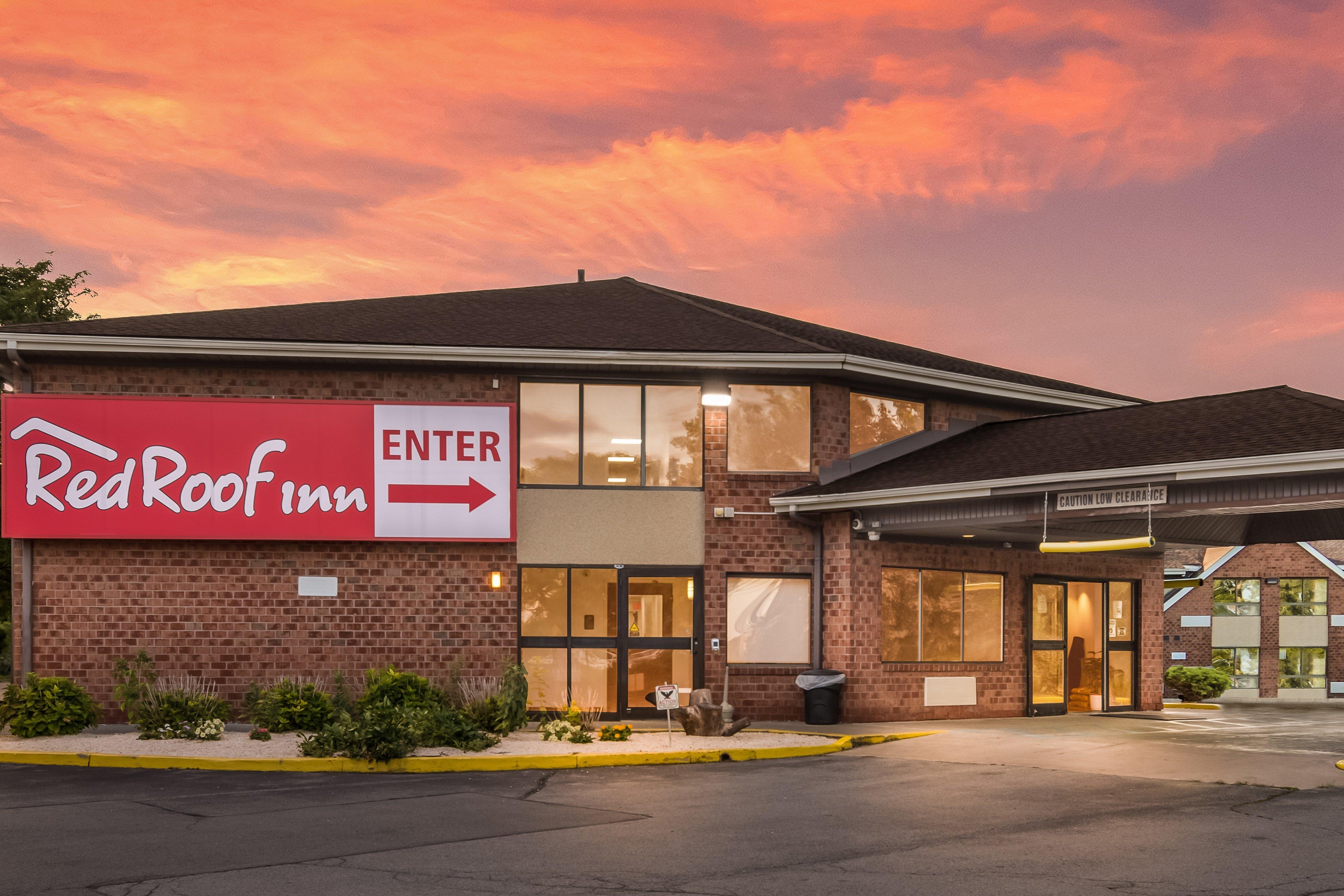 Red Roof Inn Rochester - Airport Exterior photo
